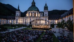 Open-Air-Konzert vor der Kulisse des Klosters Ettal, Foto: Dario Suppan