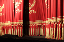 Bühnenvorhang der Bayerischen Staatsoper, Foto: Wilfried Hoesl