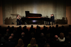 Eröffnungskonzert an zwei Flügeln mit Denes Varjon, Julia Hamos, Martina Consonn und Julius Asal, Foto: Andreas Malkmus
