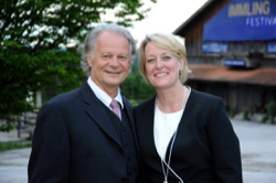 Intendant Ludwig Baumann und Dirigentin Cornelia von Kerssenbrock, Foto: Nicole Richter
