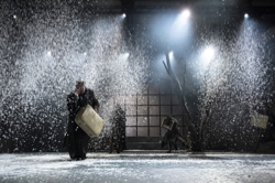 Szene aus dem Ballett Winterreise am Staatstheater Augsburg, Foto: Jan Pieter Fuhr