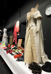 Unikate aus den Produktionen der letzten Jahre stehen zum Verkauf, Foto: Marie-Laure Briane