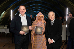 (v.l.n.r.) Jacques Tilly, Salwa Elsadik und Dirigent Adam Fischer, Foto: Susanne Diesner