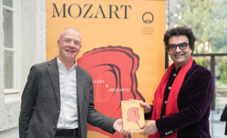 (v.l.n.r.) Johannes Honsig-Erlenburg, Internationale Stiftung Mozarteum und Mozartwochenintendant Rolando Villazon. Foto: Wolfgang Lienbacher